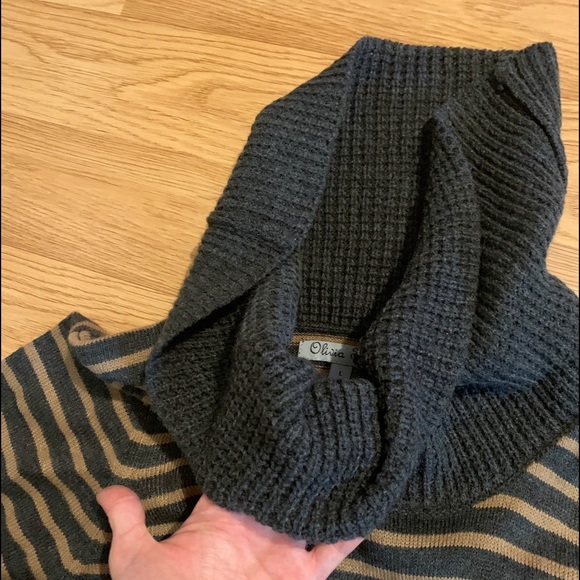 Sweater - Picture 3 of 5